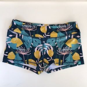 Wodbottom Lemon Squeezy 2.5" Booty Shorts L